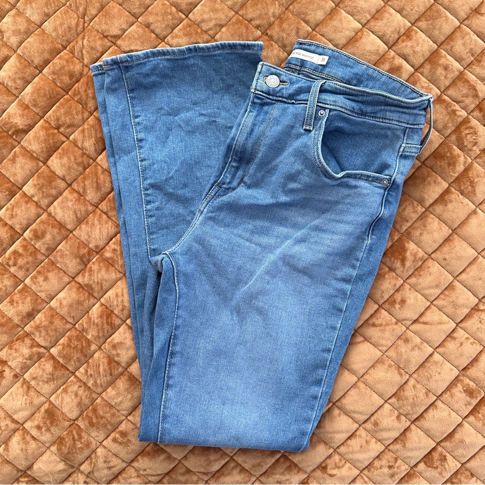 Levi’s high waist bootcut light Blue Jeans with Worn-In Look